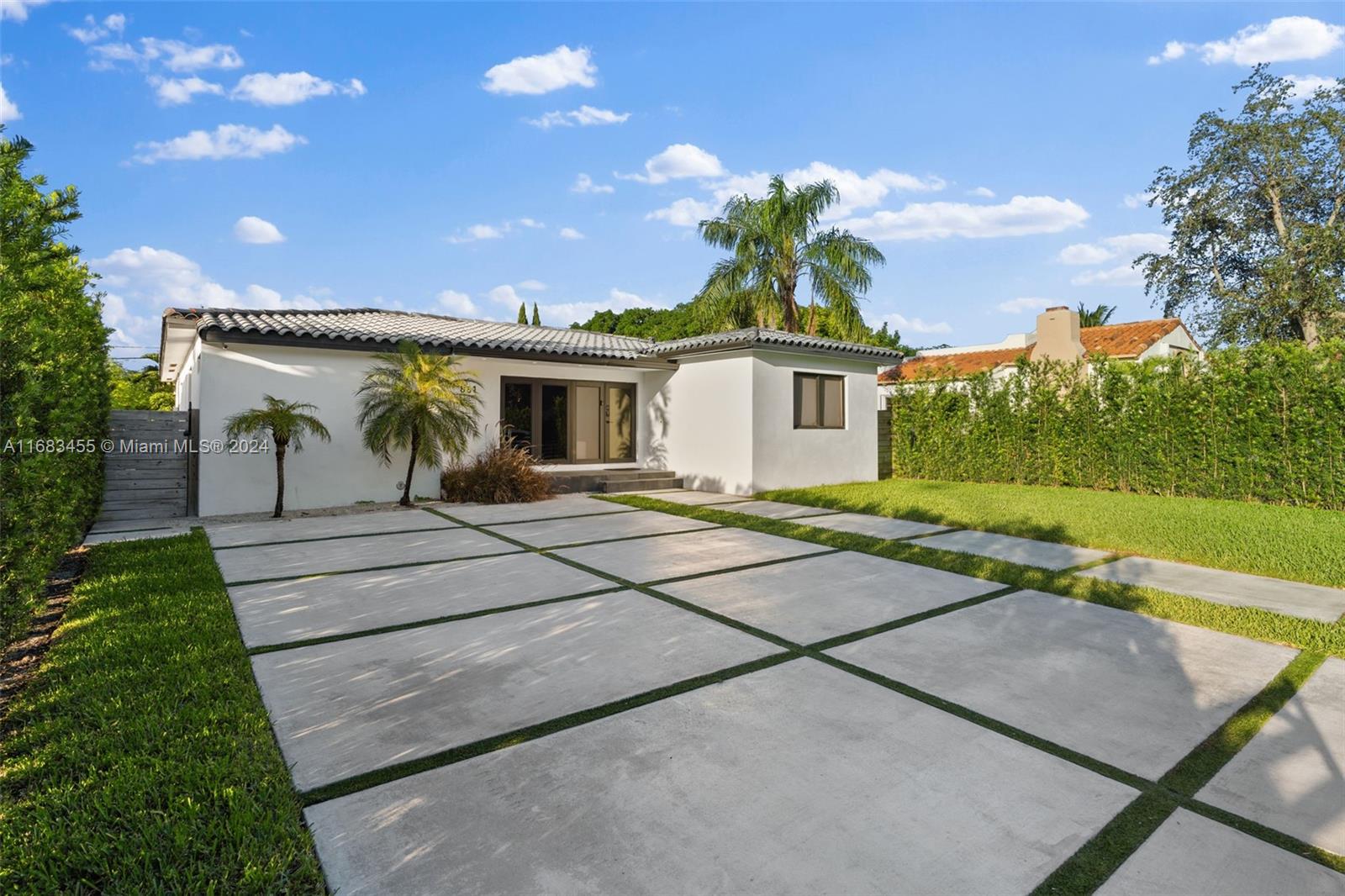 861 NE 82nd St Miami, FL 33138