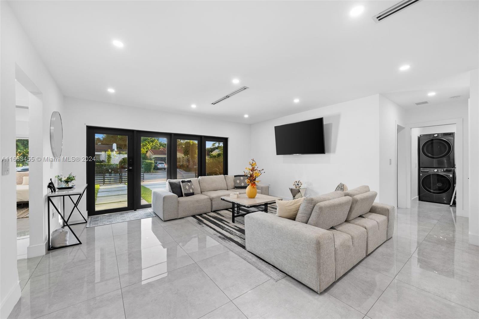 861 NE 82nd St Miami, FL 33138