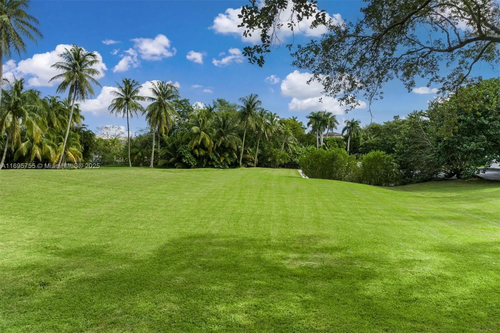 8565 Old Cutler Rd Coral Gables, FL 33143