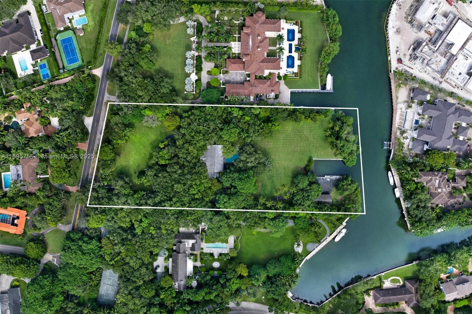 8565 Old Cutler Rd Coral Gables, FL 33143