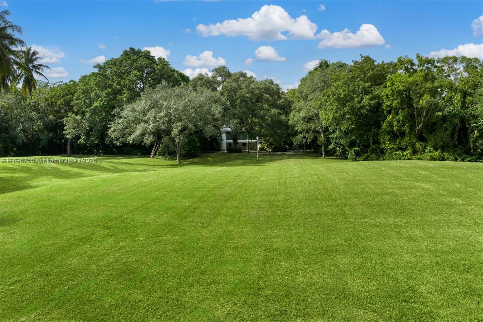 8565 Old Cutler Rd Coral Gables, FL 33143