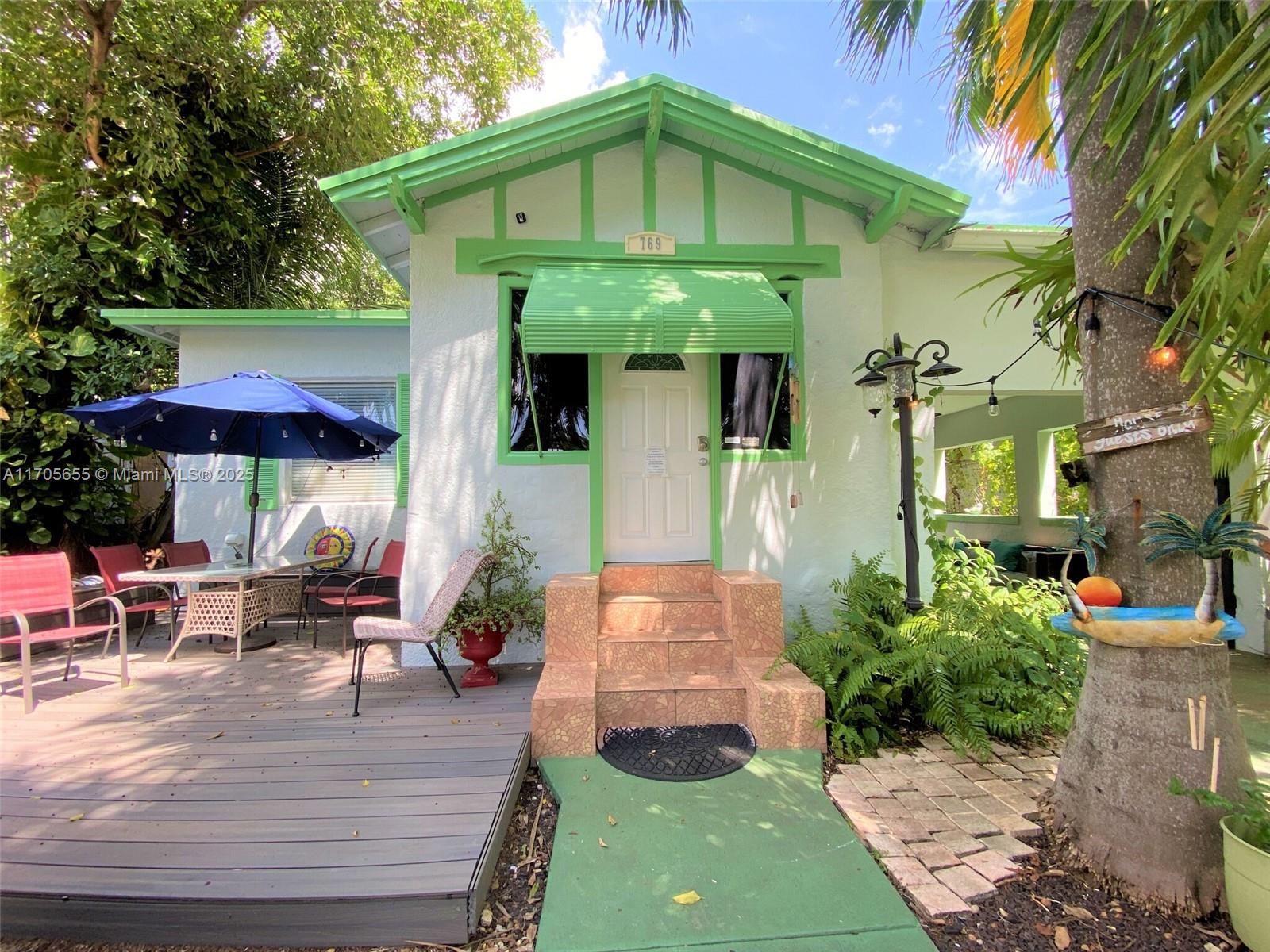 769 NW 10th St