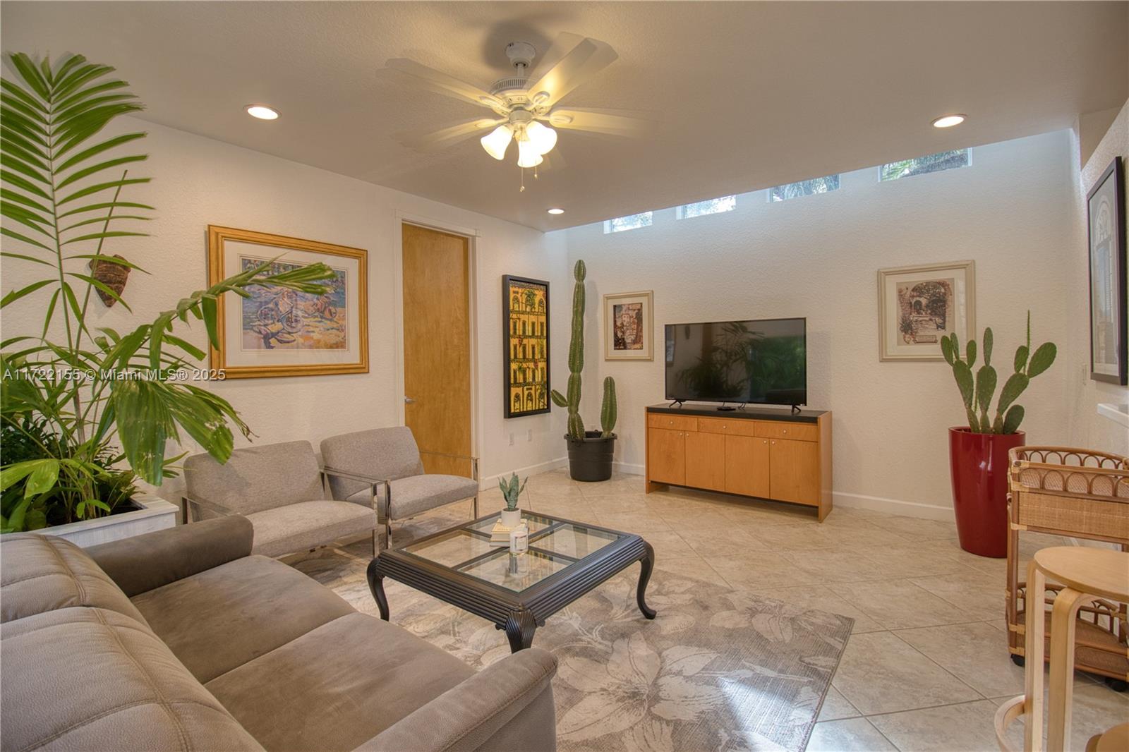 2200 Lincoln Ave Miami, FL 33133