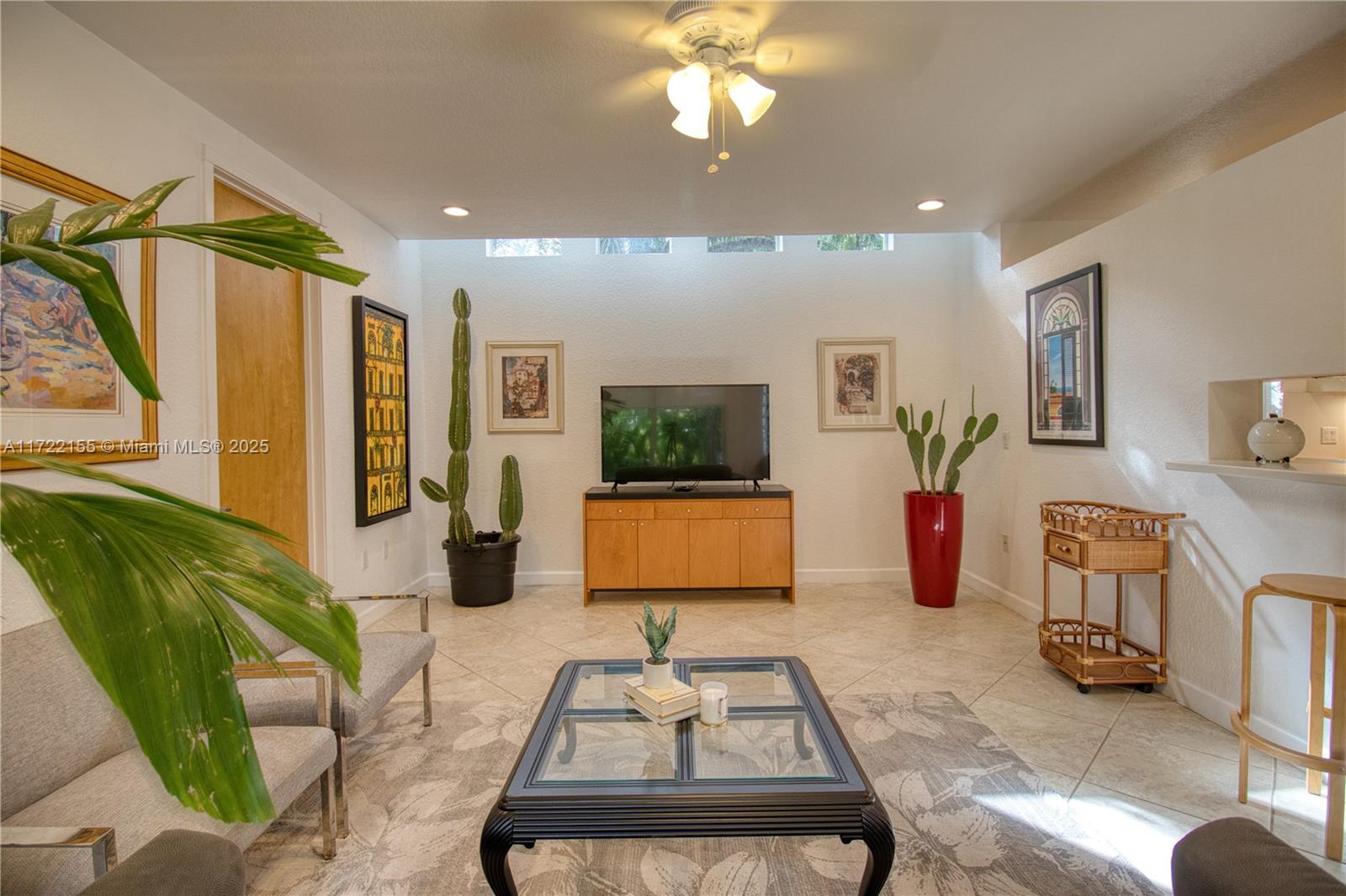 2200 Lincoln Ave Miami, FL 33133