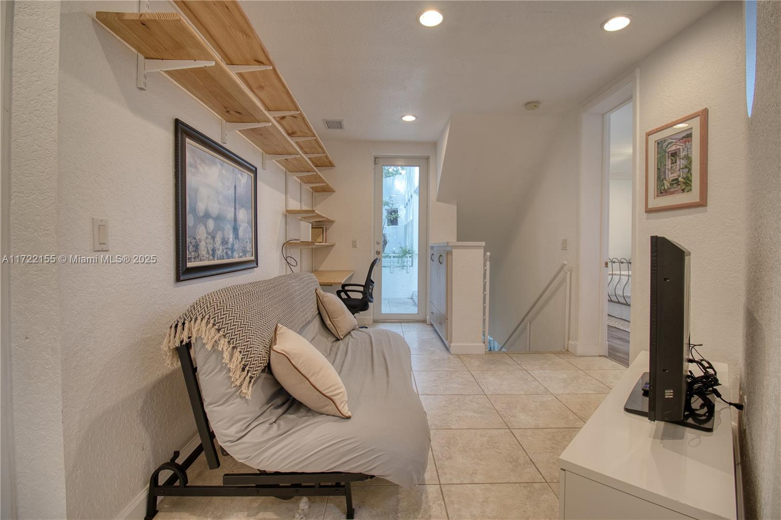 2200 Lincoln Ave Miami, FL 33133