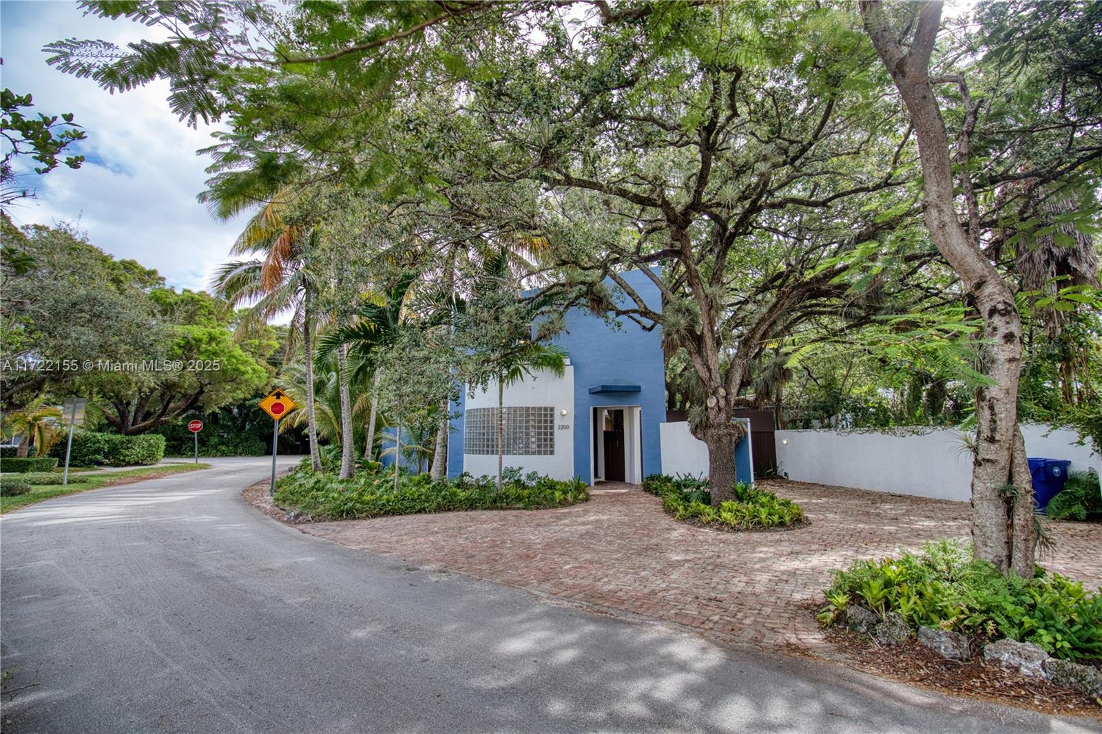 2200 Lincoln Ave Miami, FL 33133