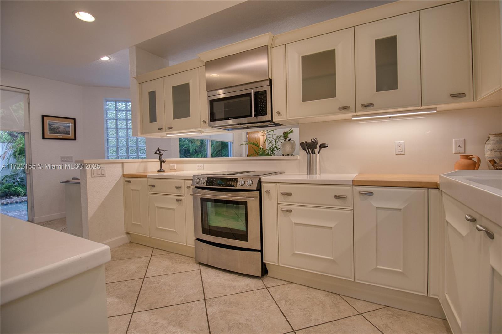 2200 Lincoln Ave Miami, FL 33133