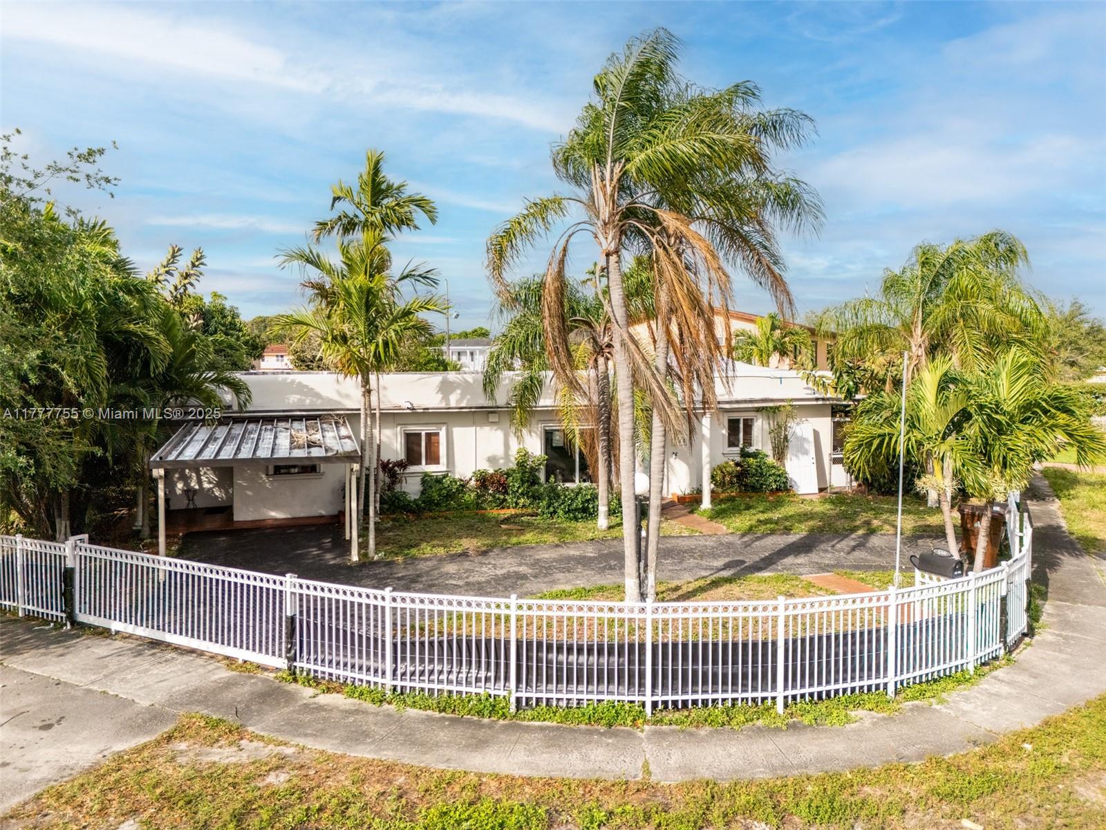 660 E 10th Pl