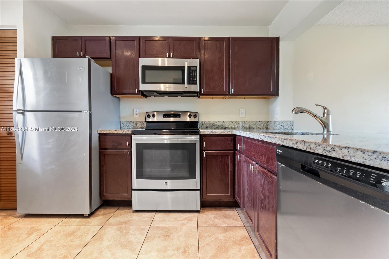 880 NE 207th Ter #202-10,Miami, FL 33179