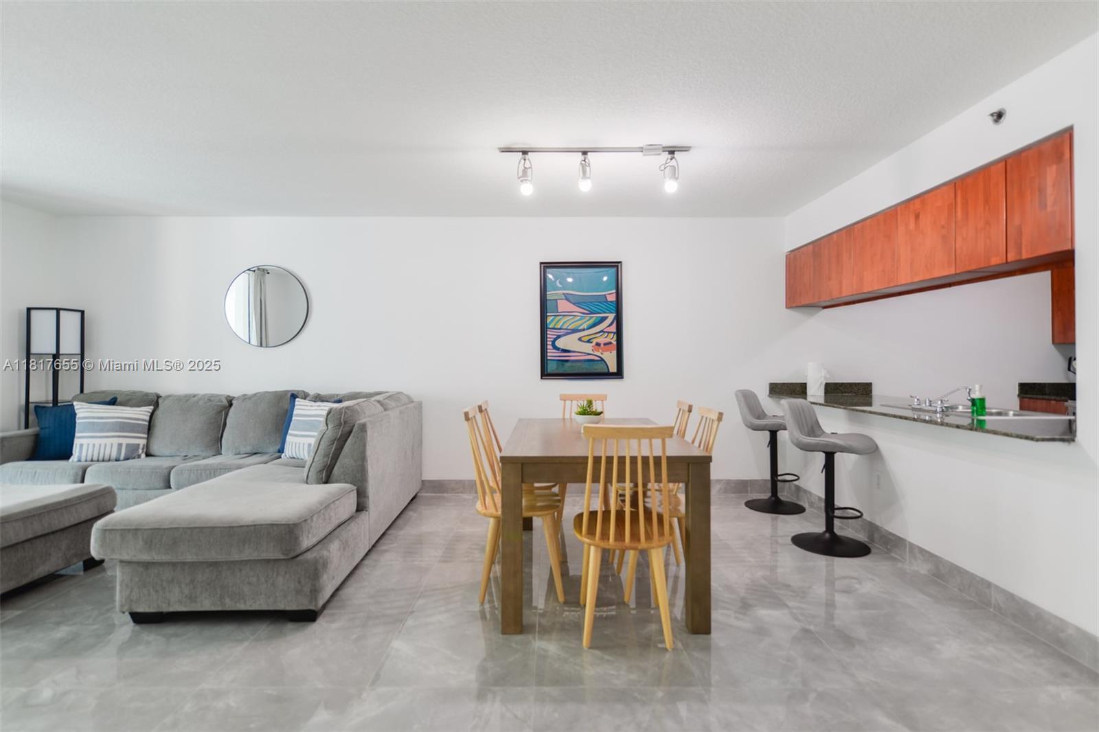 image THE CLUB AT BRICKELL BAY5