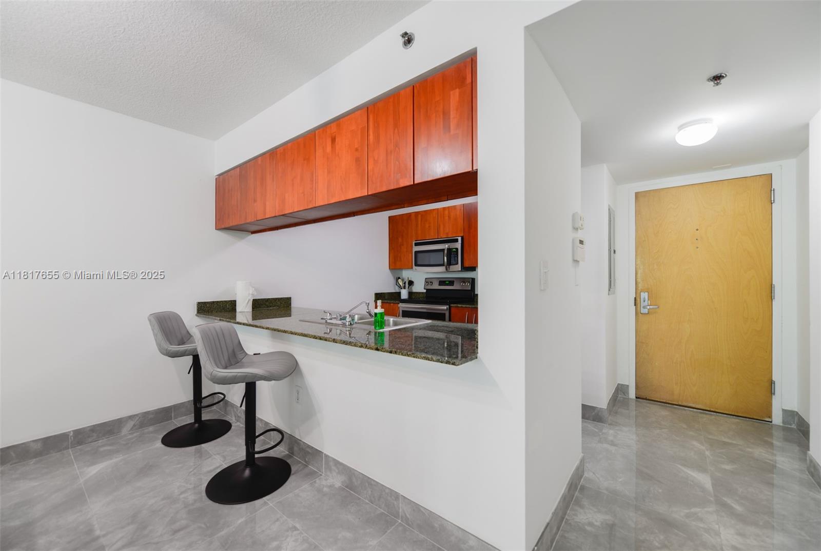 image THE CLUB AT BRICKELL BAY6