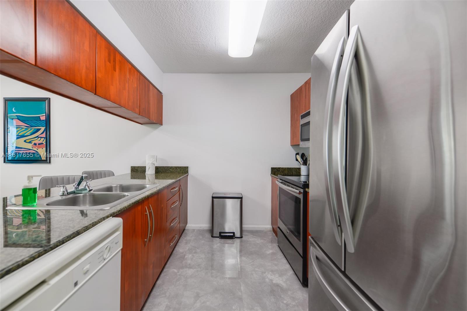 image THE CLUB AT BRICKELL BAY8