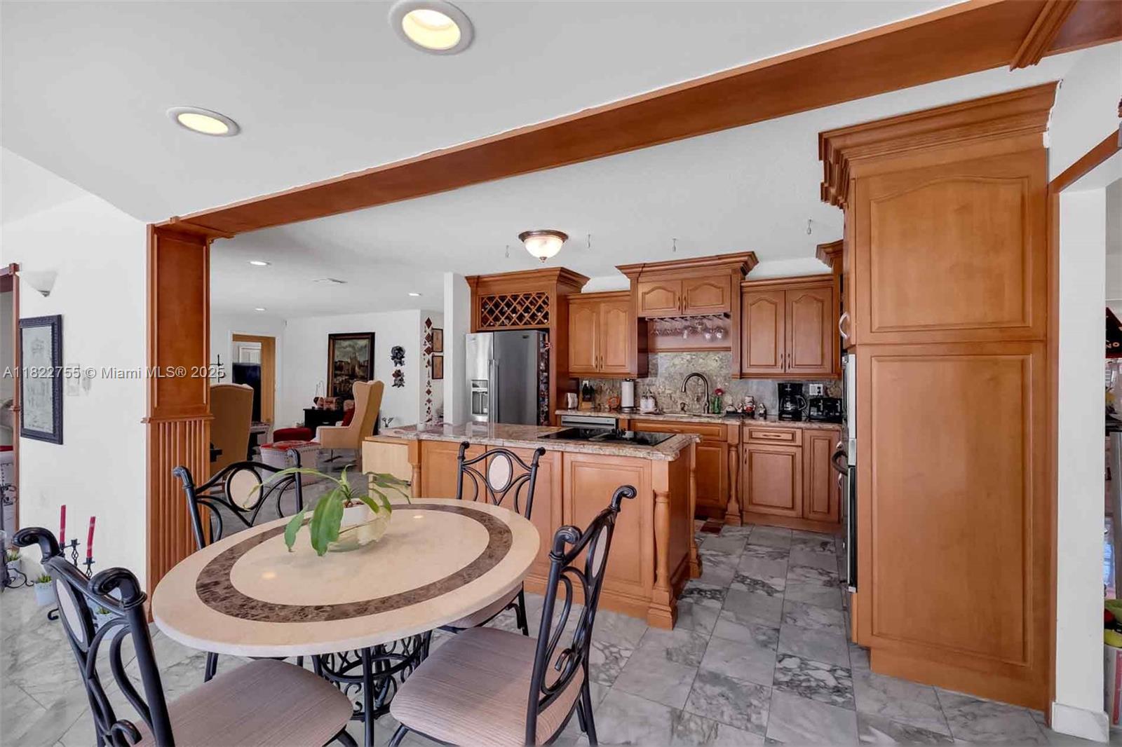 7080 SW 98th Ave Miami, FL 33173