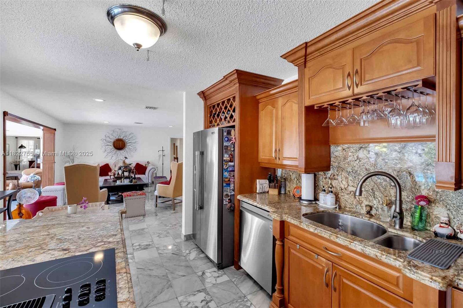 7080 SW 98th Ave Miami, FL 33173