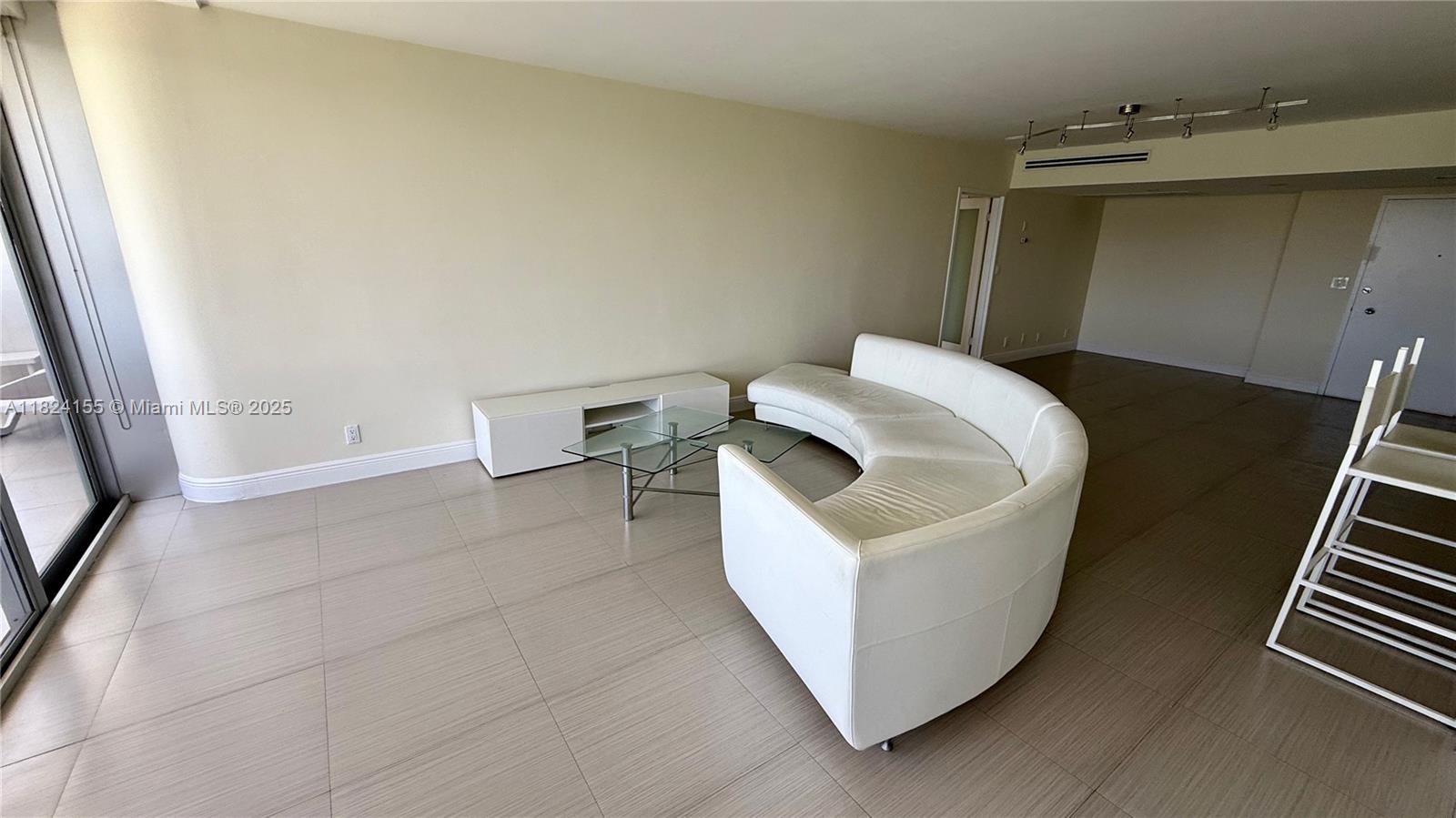 900 Bay Dr #906 Miami Beach, FL 33141