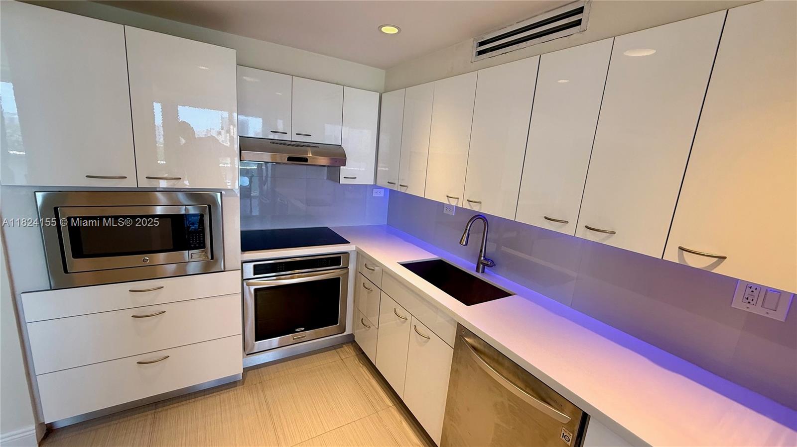 900 Bay Dr #906 Miami Beach, FL 33141