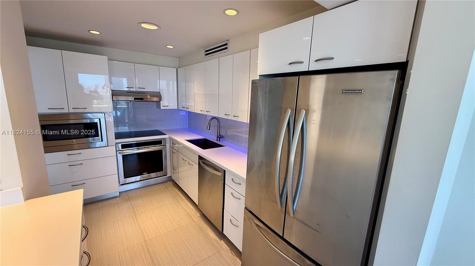 900 Bay Dr #906 Miami Beach, FL 33141