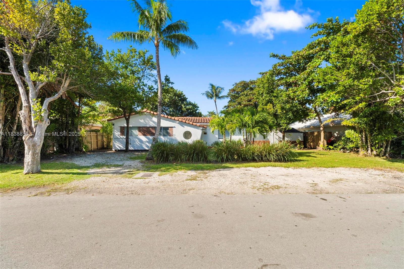 738 Fernwood Rd Key Biscayne, FL 33149