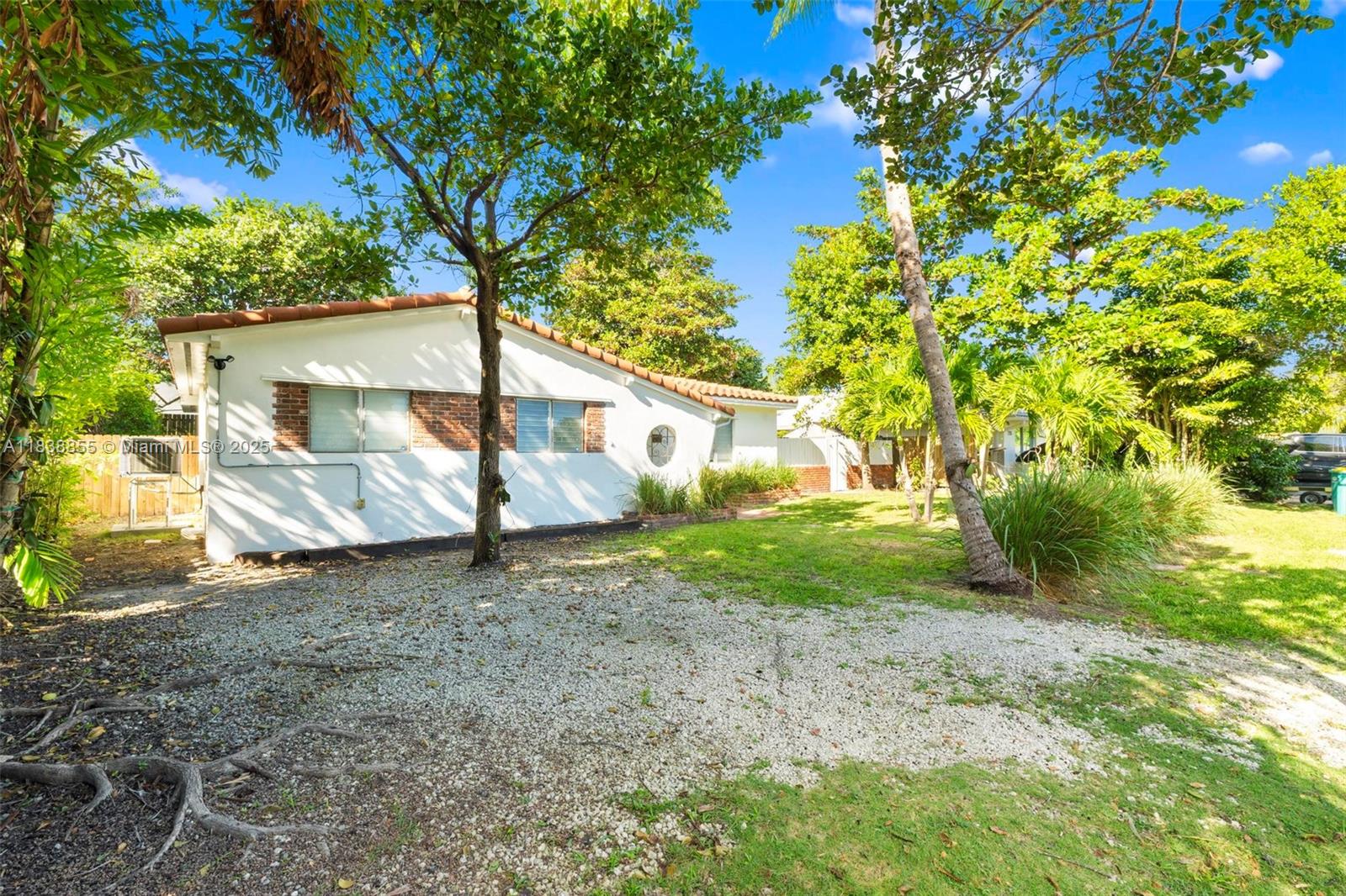 738 Fernwood Rd Key Biscayne, FL 33149