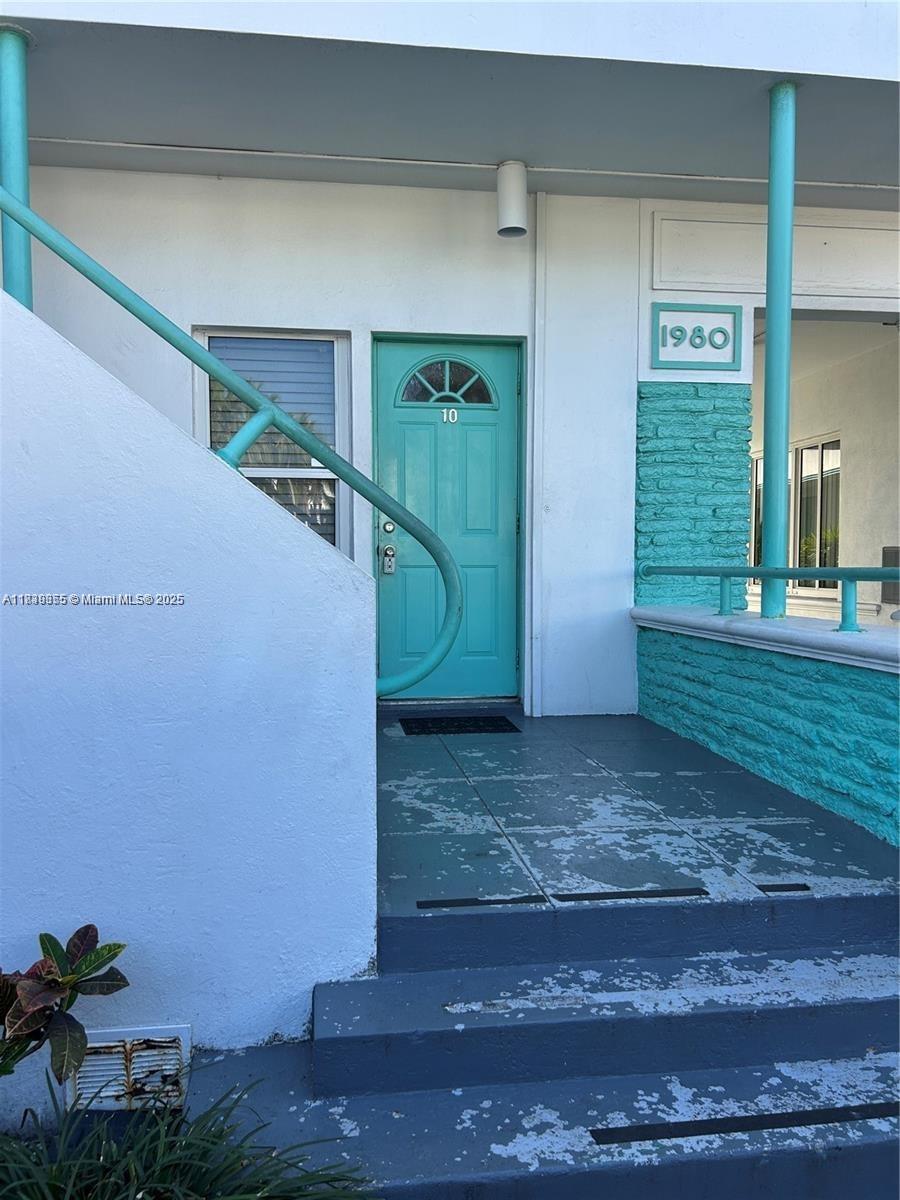 1980 Bay Dr #10