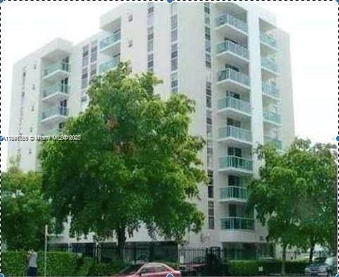1035 West Ave #302