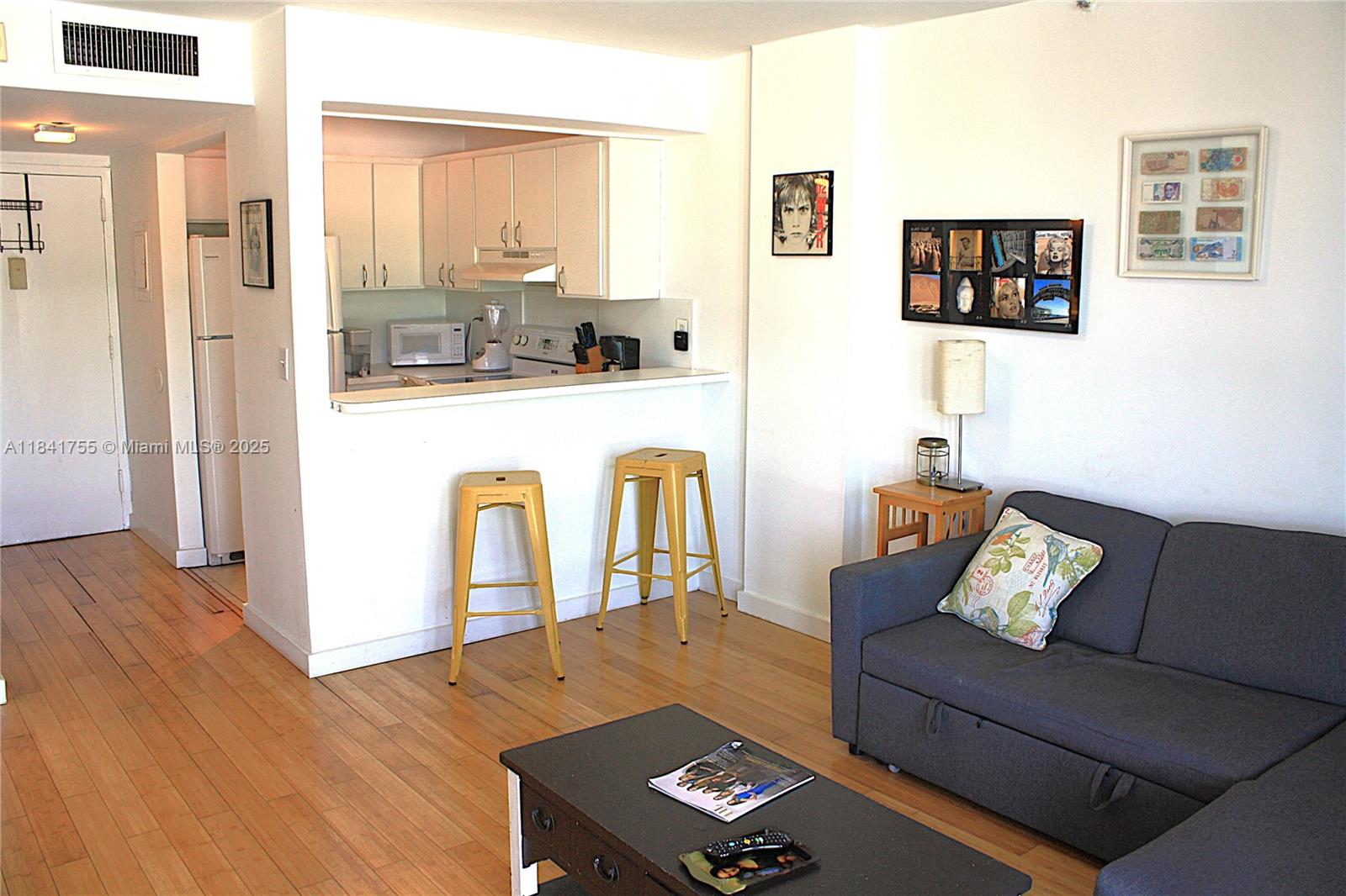 image MIRADOR 1035 CONDO11