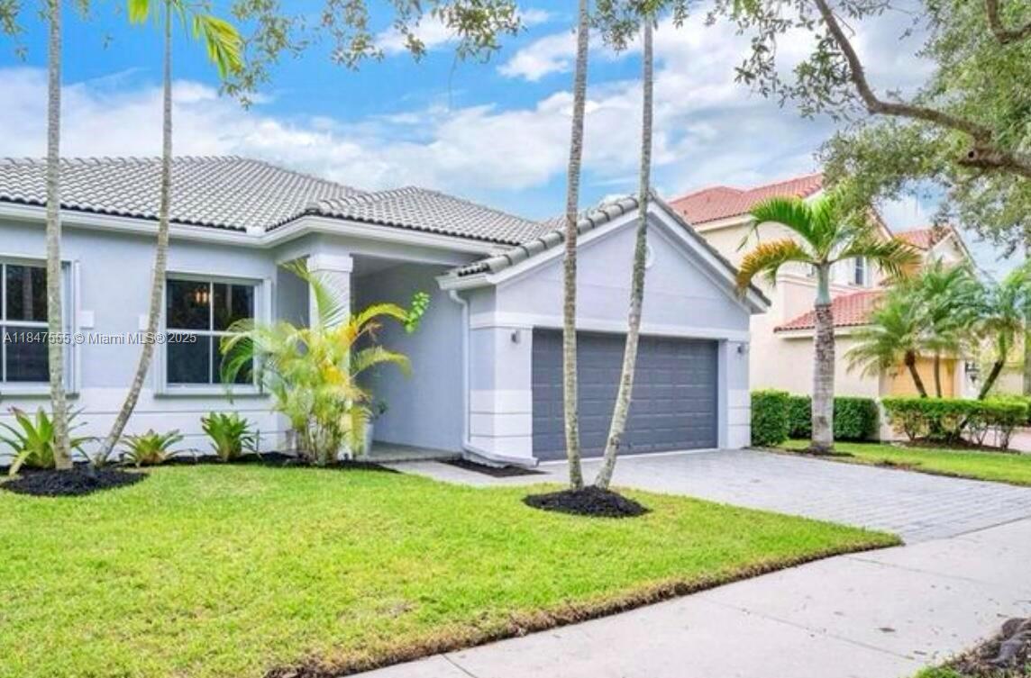 796 Tulip Cir
