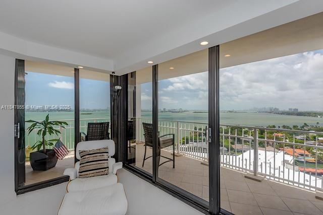 4000 Towerside Ter #1704