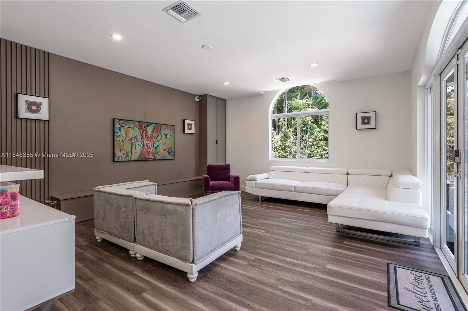 5978 Alton Rd #. Miami Beach, FL 33140 5978 Alton Rd #. Miami Beach, FL 33140