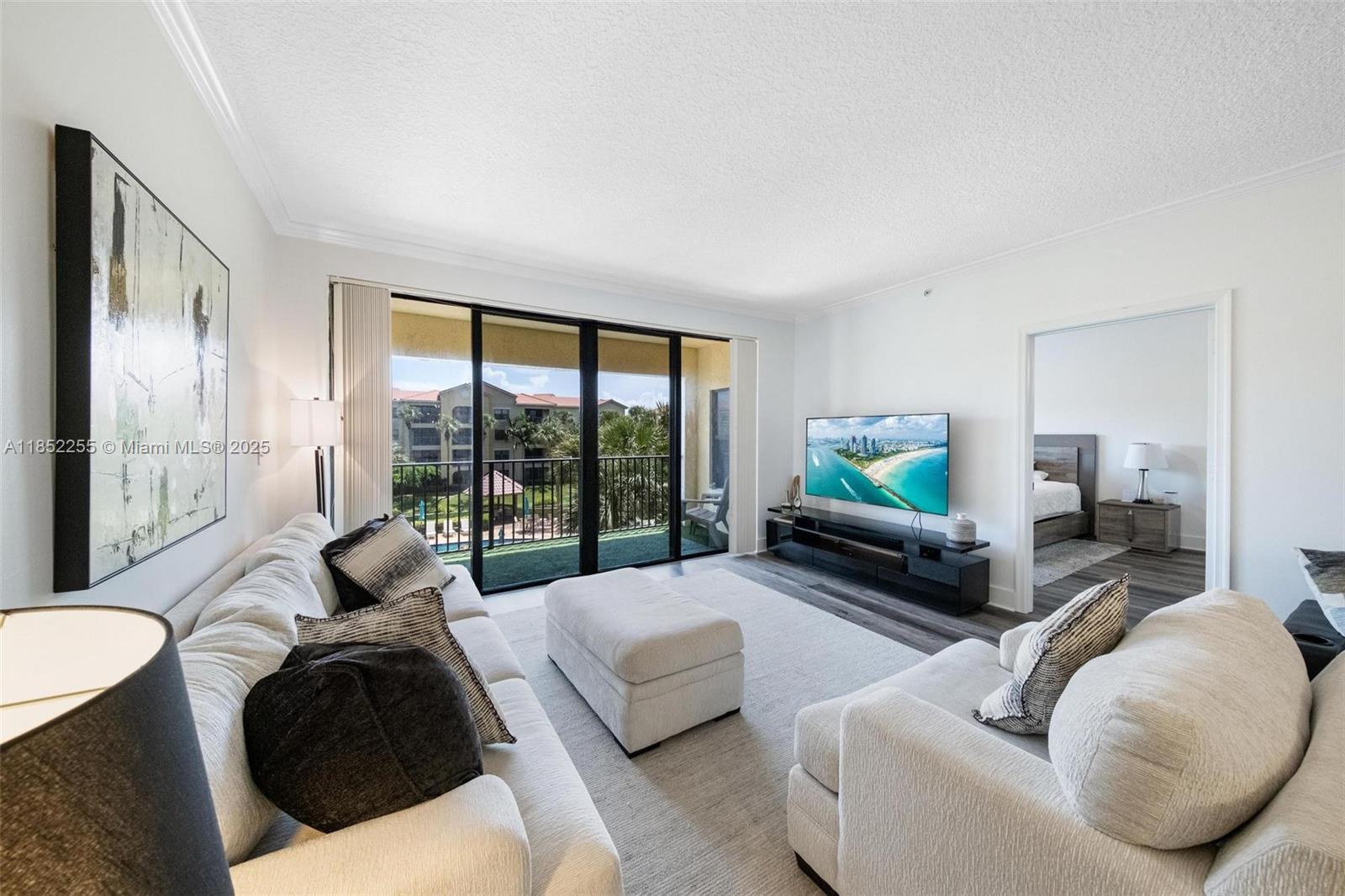 800 Uno Lago Dr #301