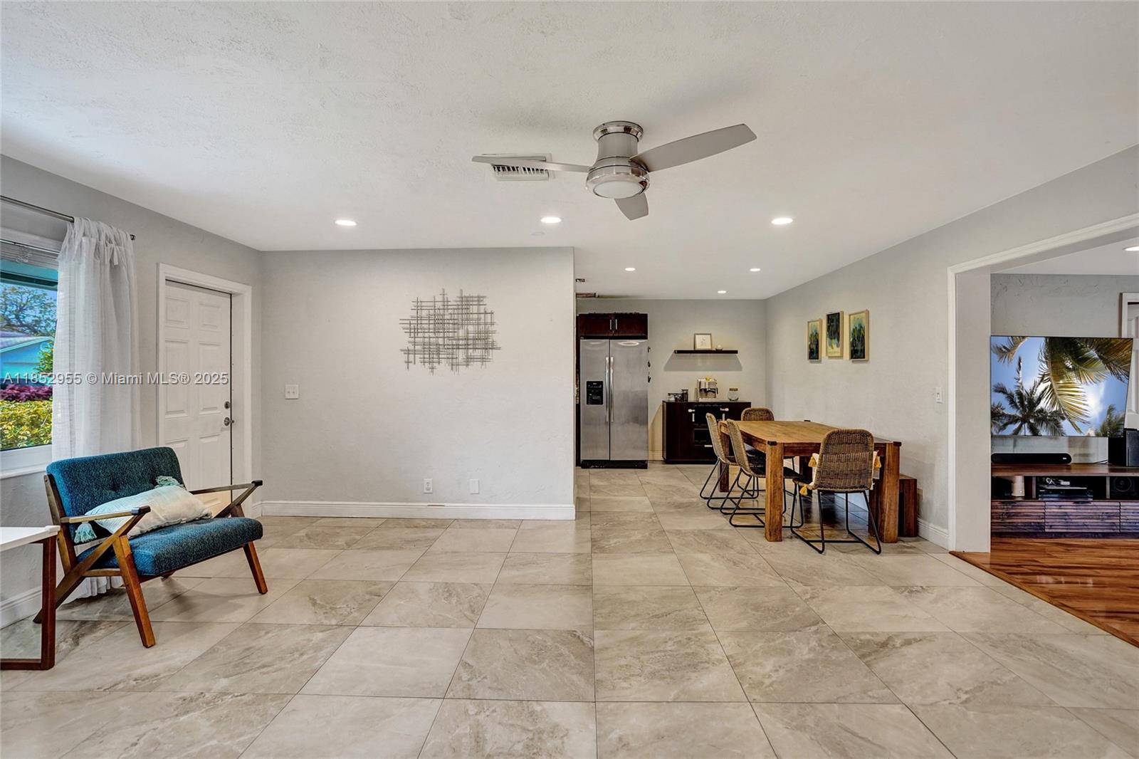 1083 SW 25th Pl