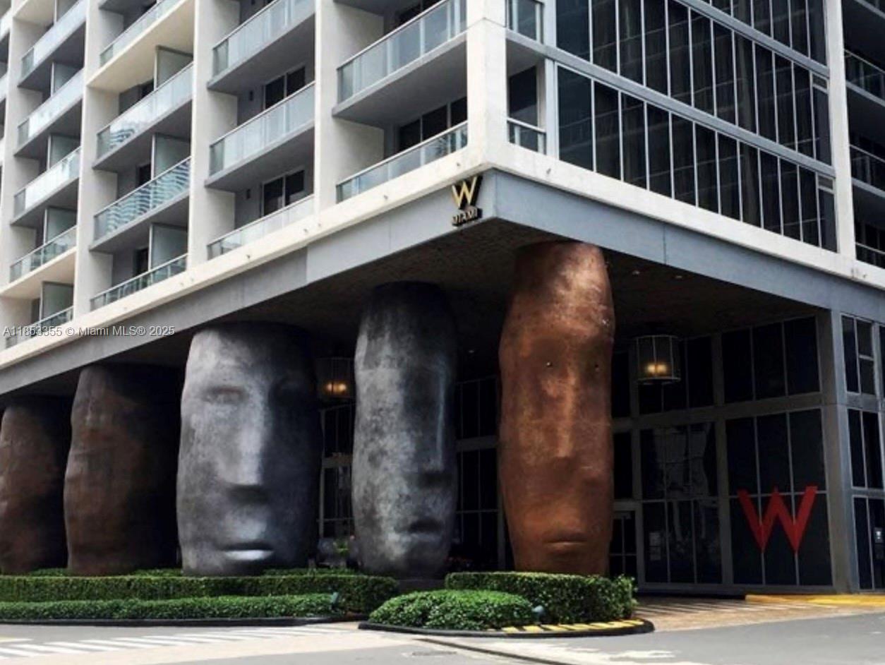 495 Brickell Ave #1409