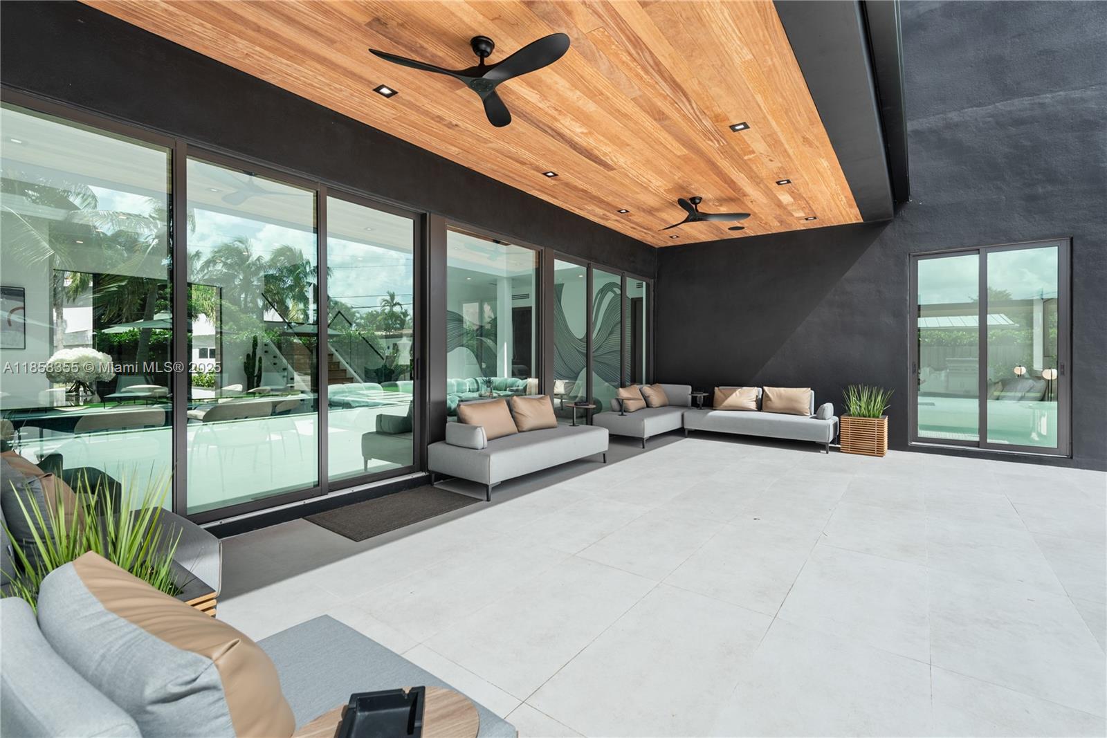 1960 NE 197th Ter Miami, FL 33179