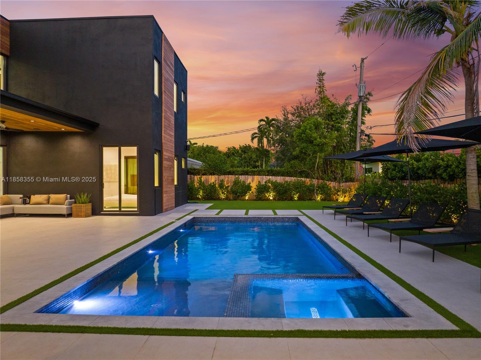 1960 NE 197th Ter Miami, FL 33179