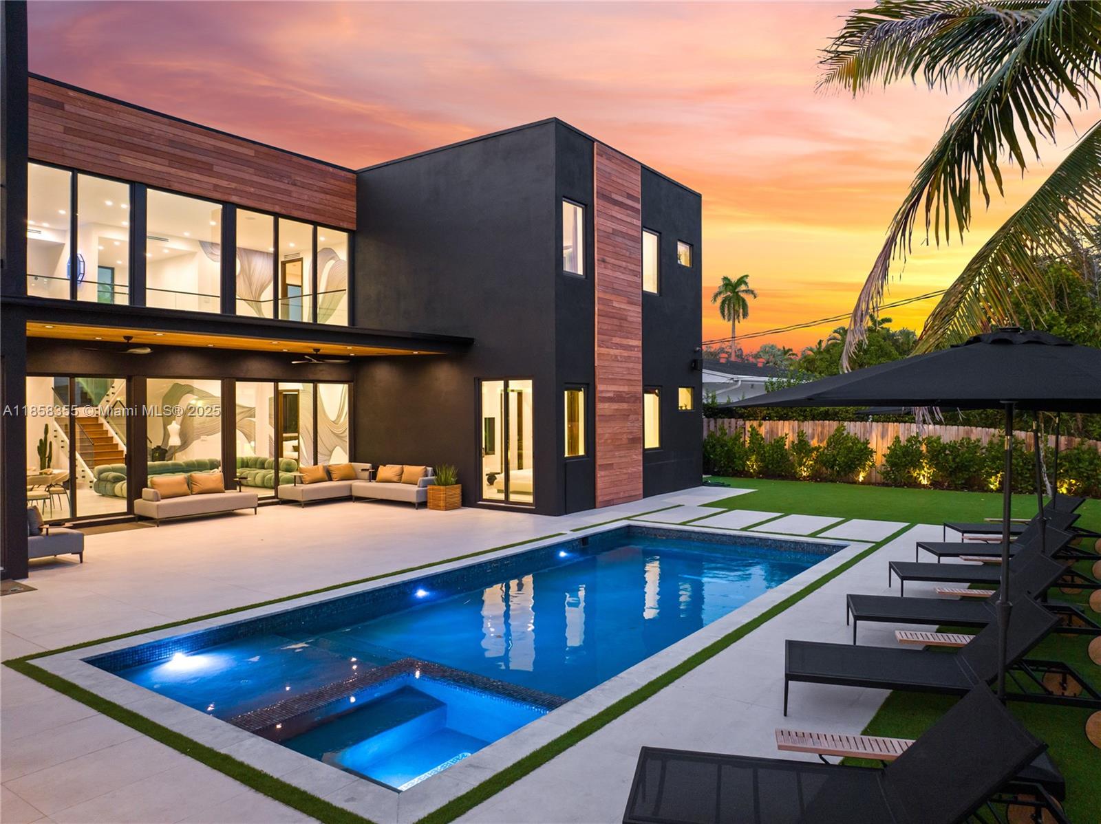 1960 NE 197th Ter Miami, FL 33179