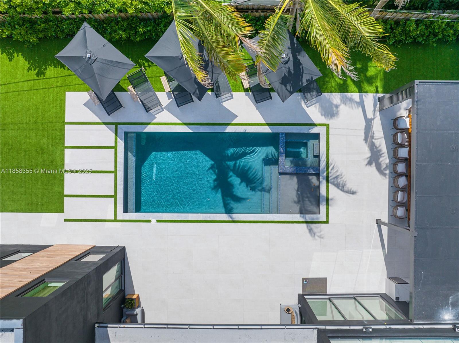 1960 NE 197th Ter Miami, FL 33179