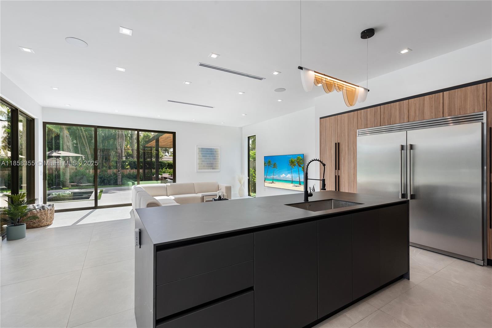 1960 NE 197th Ter Miami, FL 33179