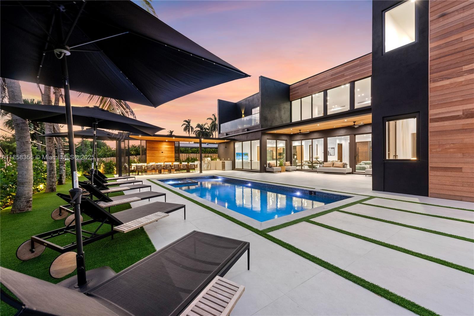 1960 NE 197th Ter Miami, FL 33179