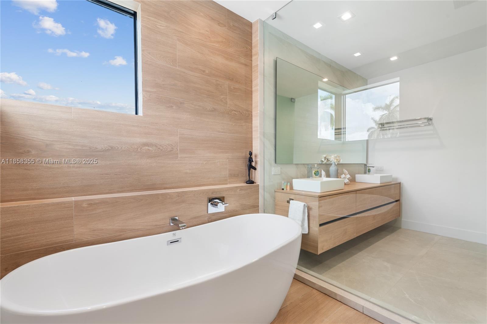 1960 NE 197th Ter Miami, FL 33179