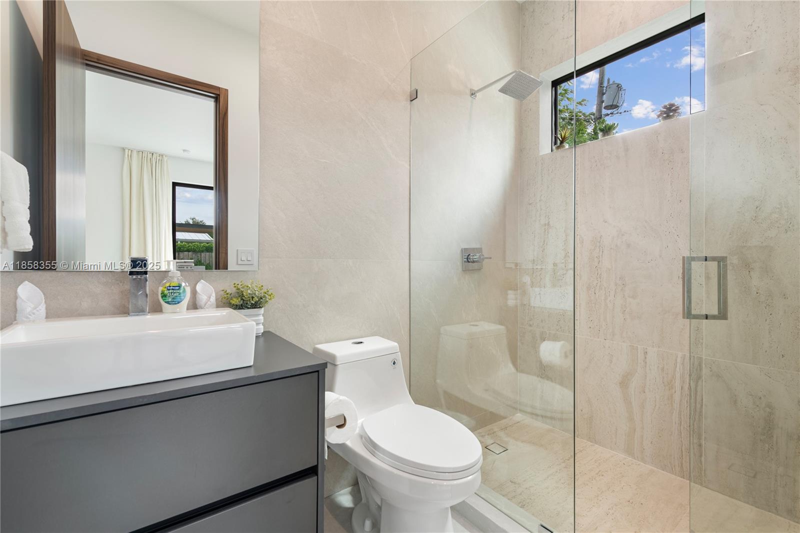 1960 NE 197th Ter Miami, FL 33179