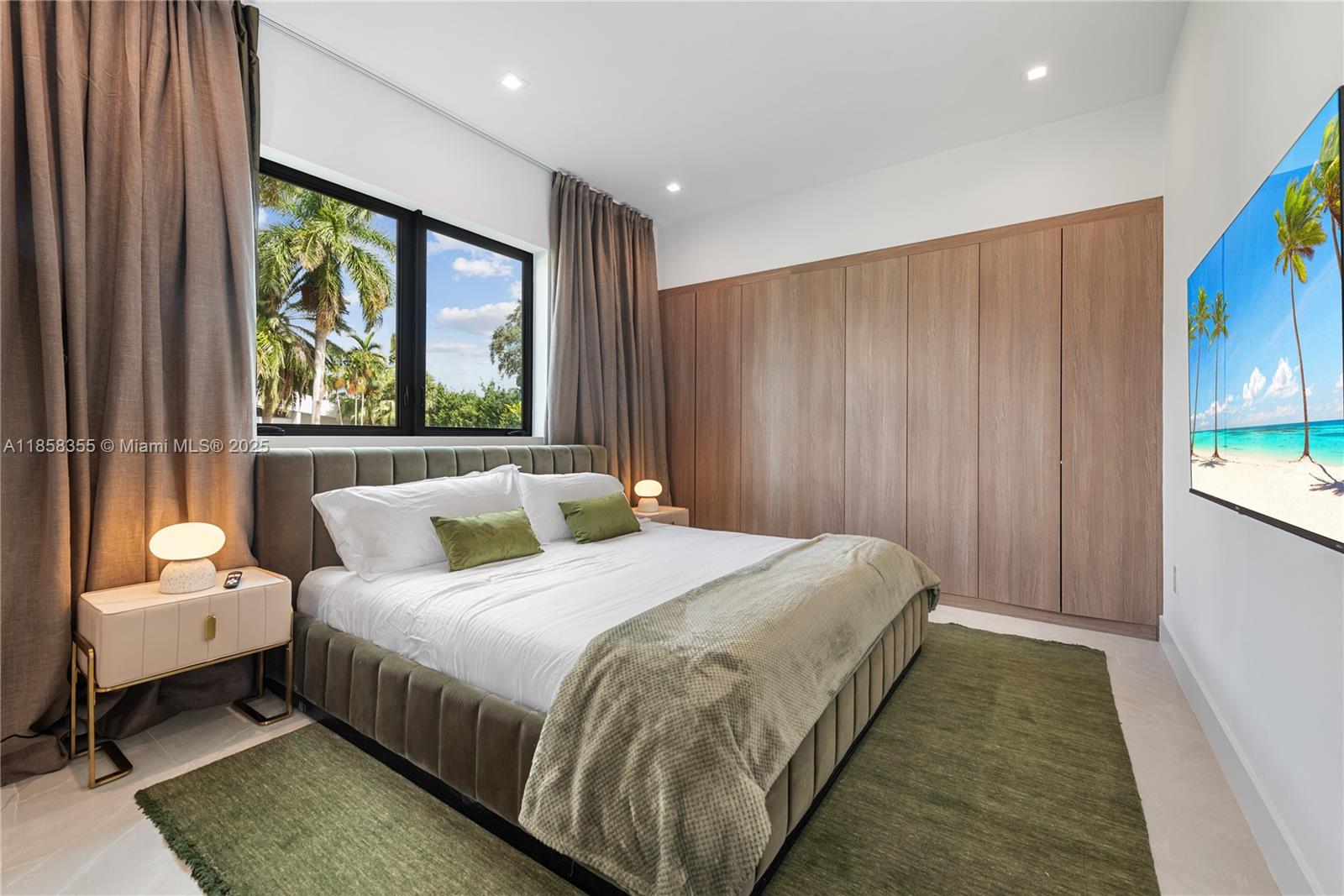 1960 NE 197th Ter Miami, FL 33179