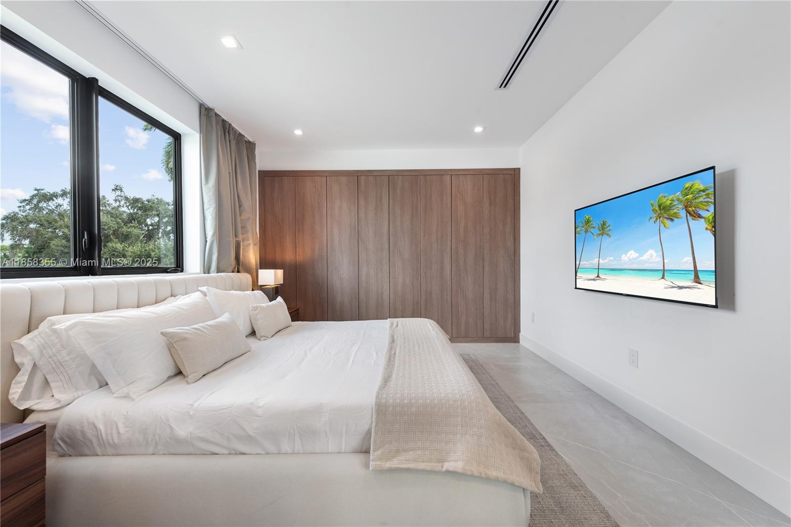 1960 NE 197th Ter Miami, FL 33179