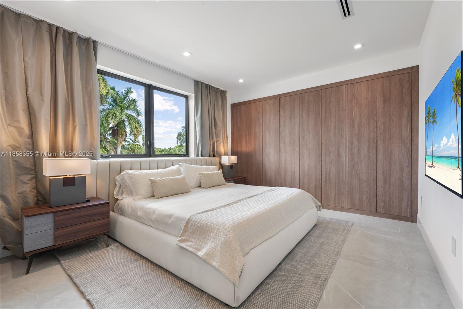 1960 NE 197th Ter Miami, FL 33179