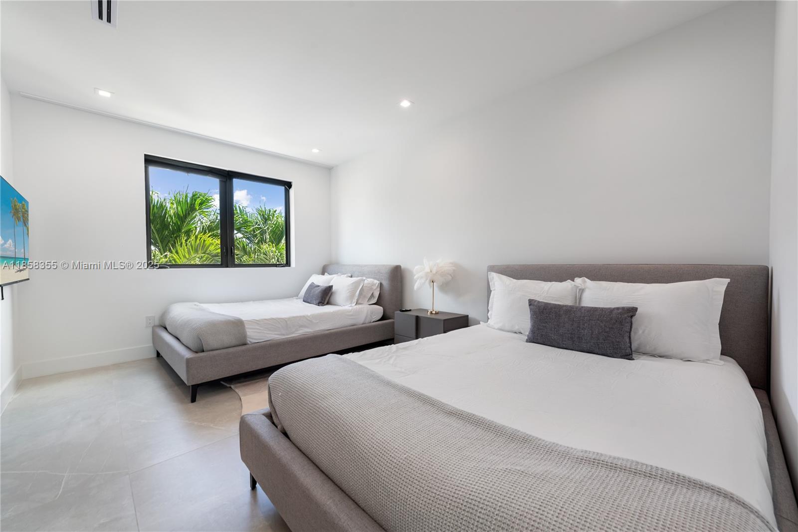 1960 NE 197th Ter Miami, FL 33179