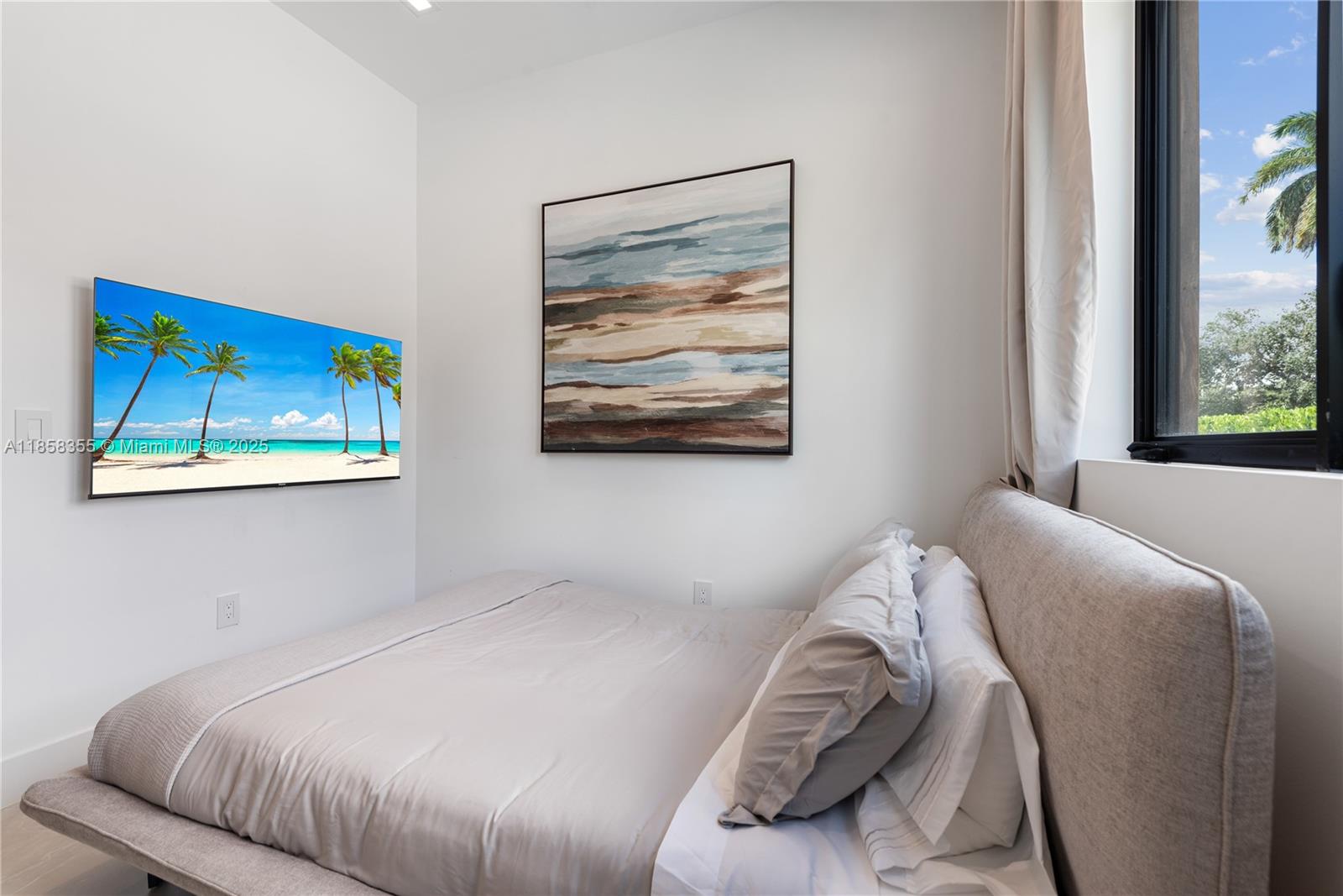 1960 NE 197th Ter Miami, FL 33179