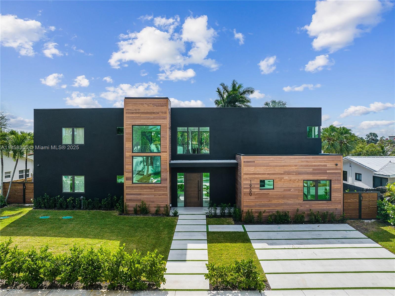 1960 NE 197th Ter Miami, FL 33179