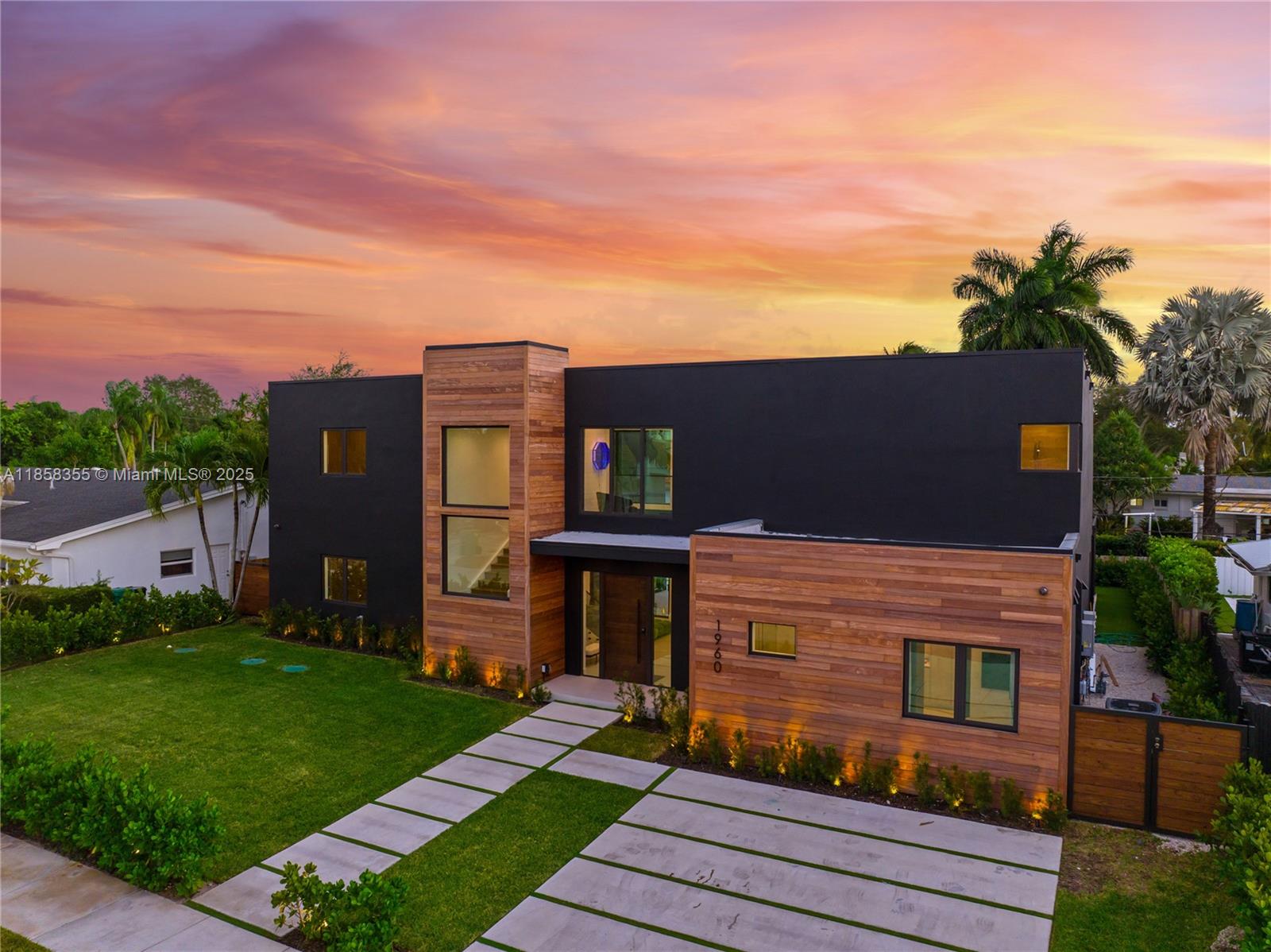 1960 NE 197th Ter Miami, FL 33179