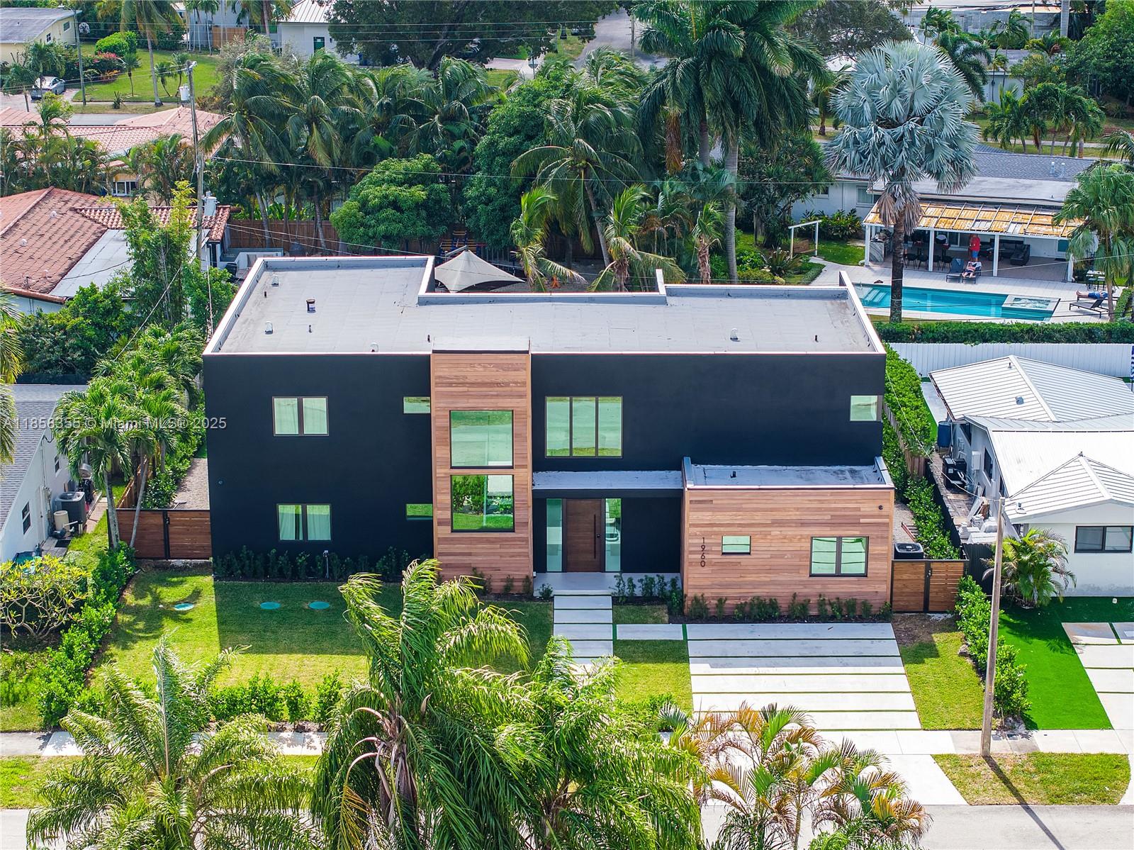 1960 NE 197th Ter Miami, FL 33179