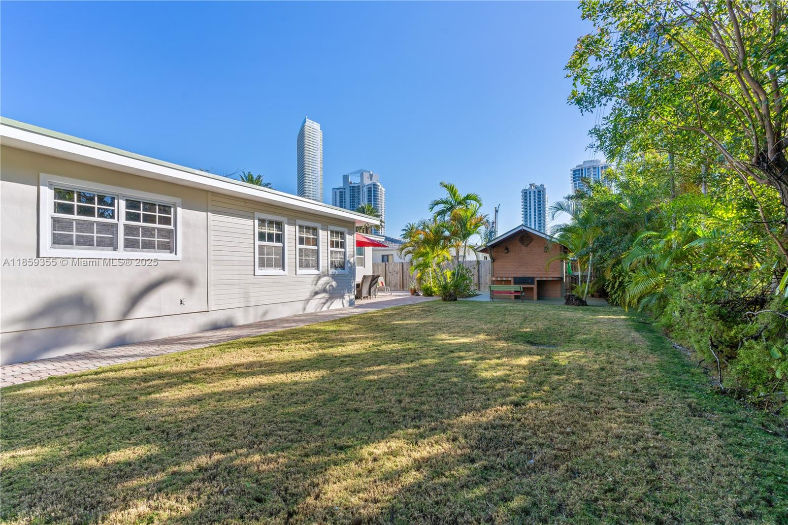 300 187th St Sunny Isles Beach, FL 33160