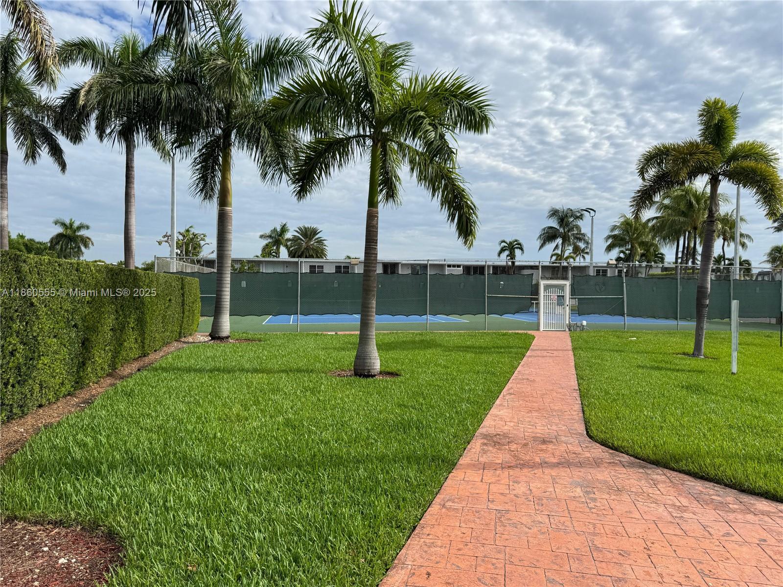 2318 NE 7th St #34 Hallandale Beach, FL 33009